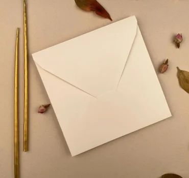 Plic premium crem deschis mat, 200 grame, 170*170 mm