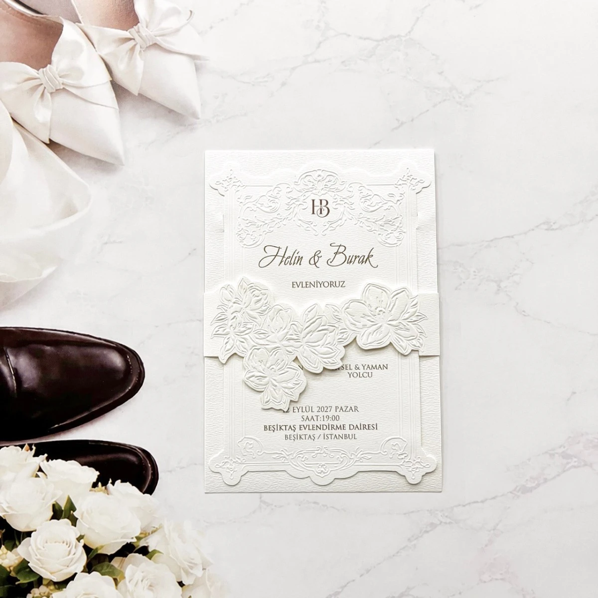 Invitație de Nuntă Luxury cu Flori Decorative și Elemente în Relief 2620 Invitație de Nuntă Luxury cu Flori Decorative și Elemente în Relief 2620 - imagine 1
